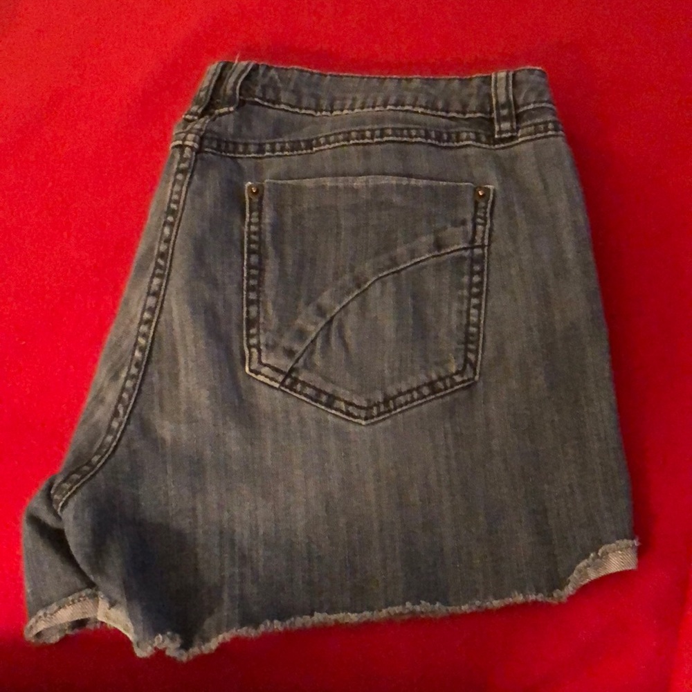 Elle denim shorts size 12